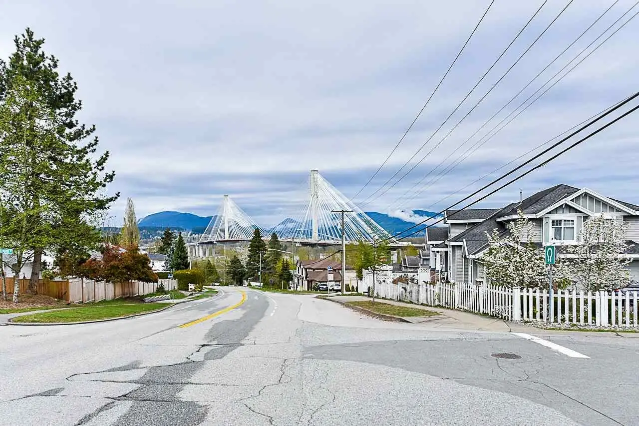 11372 SURREY ROAD, Surrey BC V3R 5T3