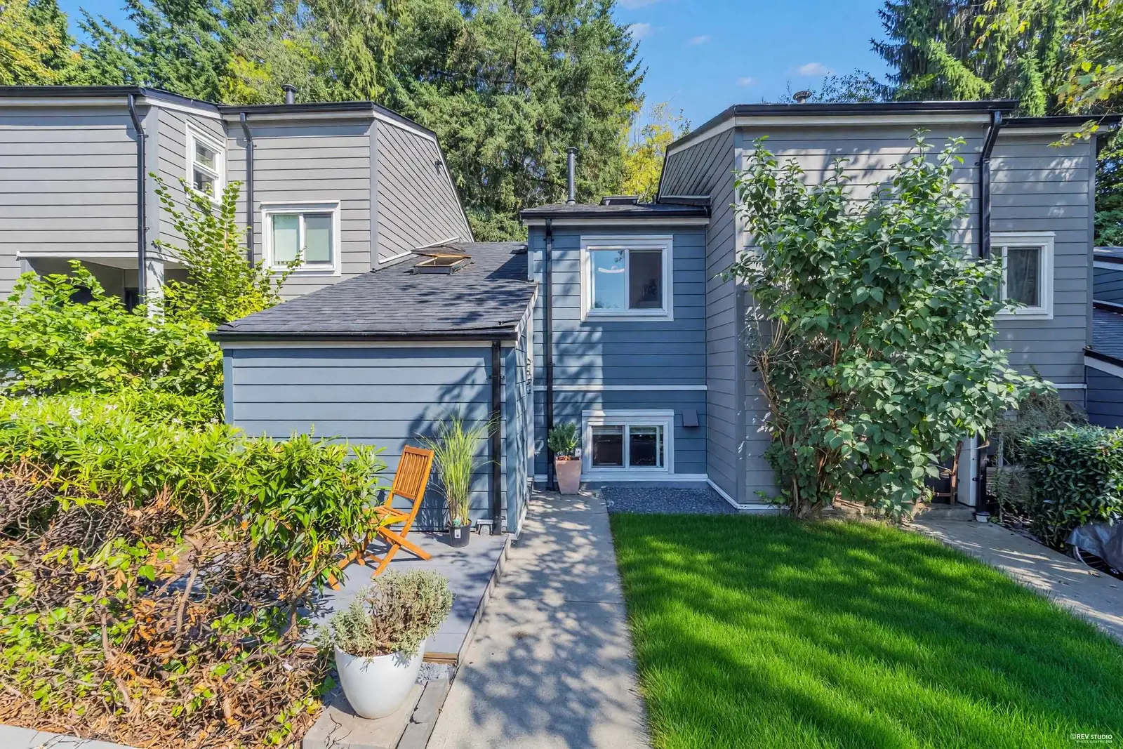 2624 TRETHEWAY DRIVE, Burnaby BC V5B 4R8