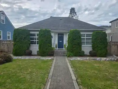 211 DOUGLAS CRESCENT, Richmond BC V7B 1E4