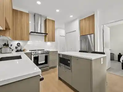 511 7599 15 STREET, Burnaby BC V3N 0H9