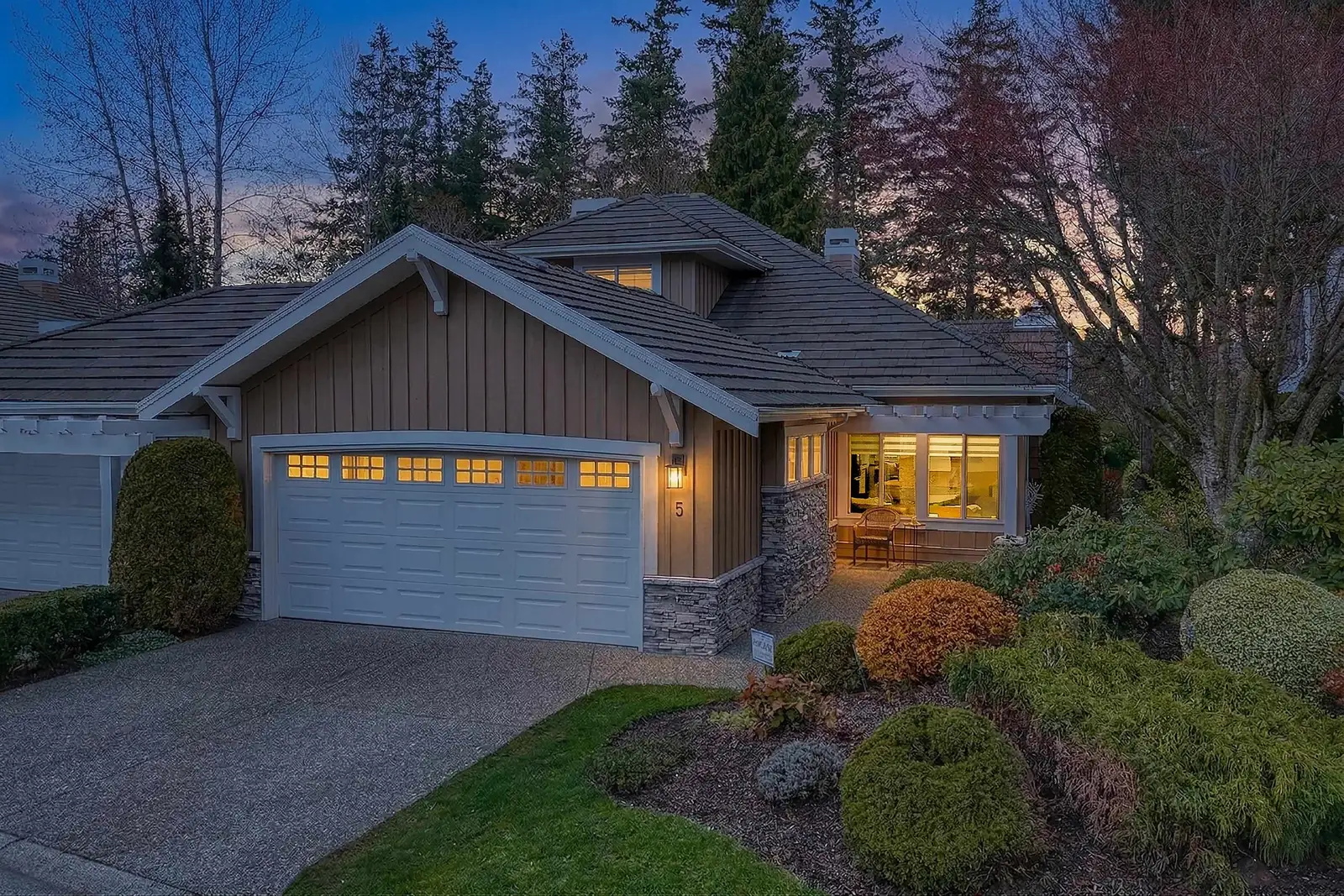 5 18088 8 AVENUE, Surrey BC V3Z 9T6