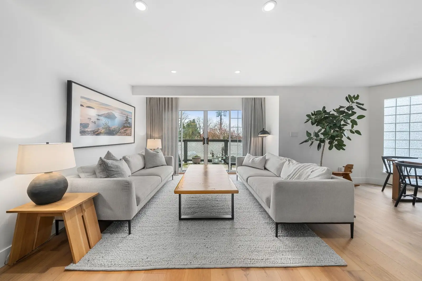 1 224 W 16TH STREET, North Vancouver BC V7M 1T6