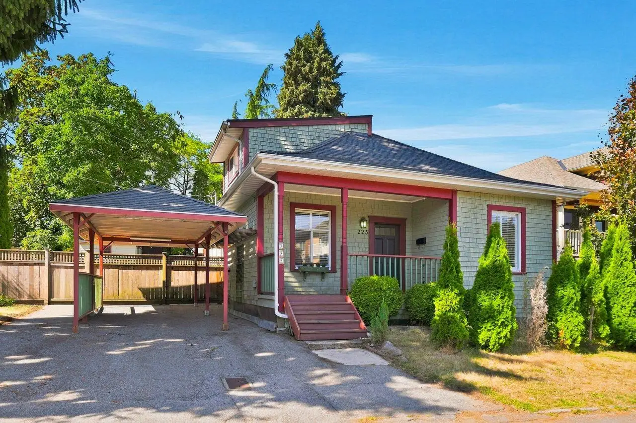 223 MANITOBA STREET, New Westminster BC V3L 1J3