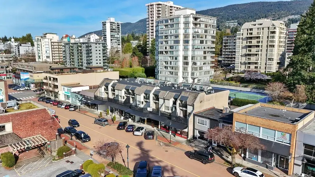 1465 CLYDE AVENUE, West Vancouver BC V7T 1E9