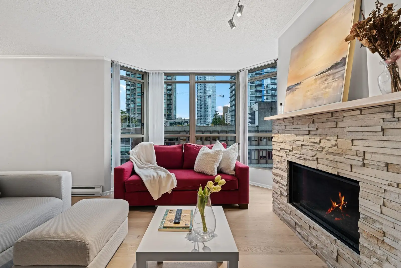 906 867 HAMILTON STREET, Vancouver BC V6B 6B7