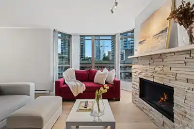 906 867 HAMILTON STREET, Vancouver BC V6B 6B7