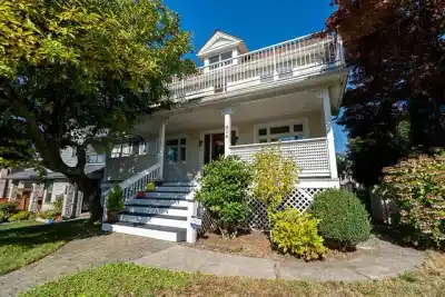416 W 6TH STREET, North Vancouver BC V7M 1K9