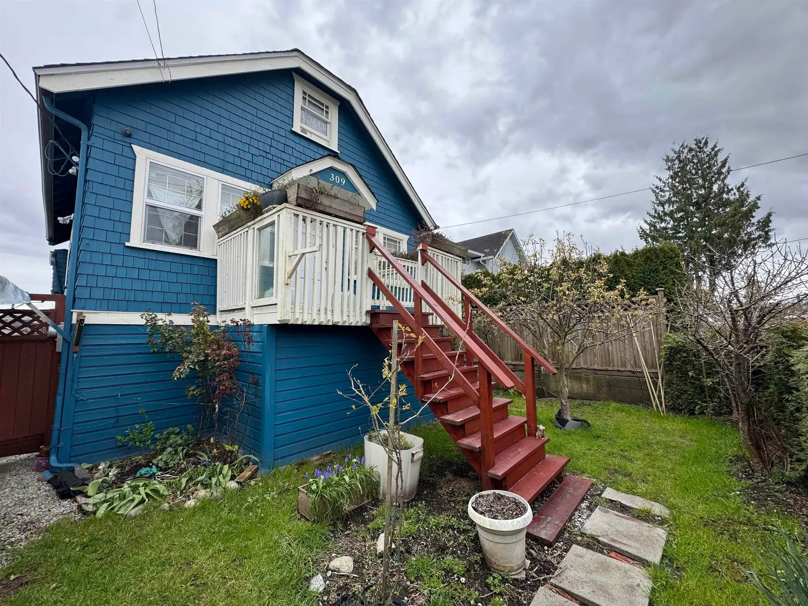 309 BOYNE STREET, New Westminster BC V3M 5J9