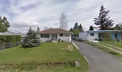 13735 LARNER ROAD, Surrey BC V3R 5K4