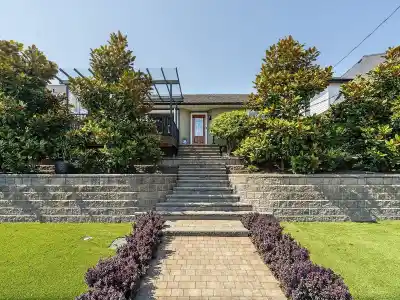 1707 NANAIMO STREET, New Westminster BC V3M 2G7