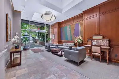 213 5770 OAK STREET, Vancouver BC V6M 4M5