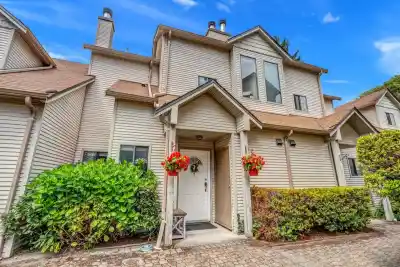 3 98 BEGIN STREET, Coquitlam BC V3K 6M9