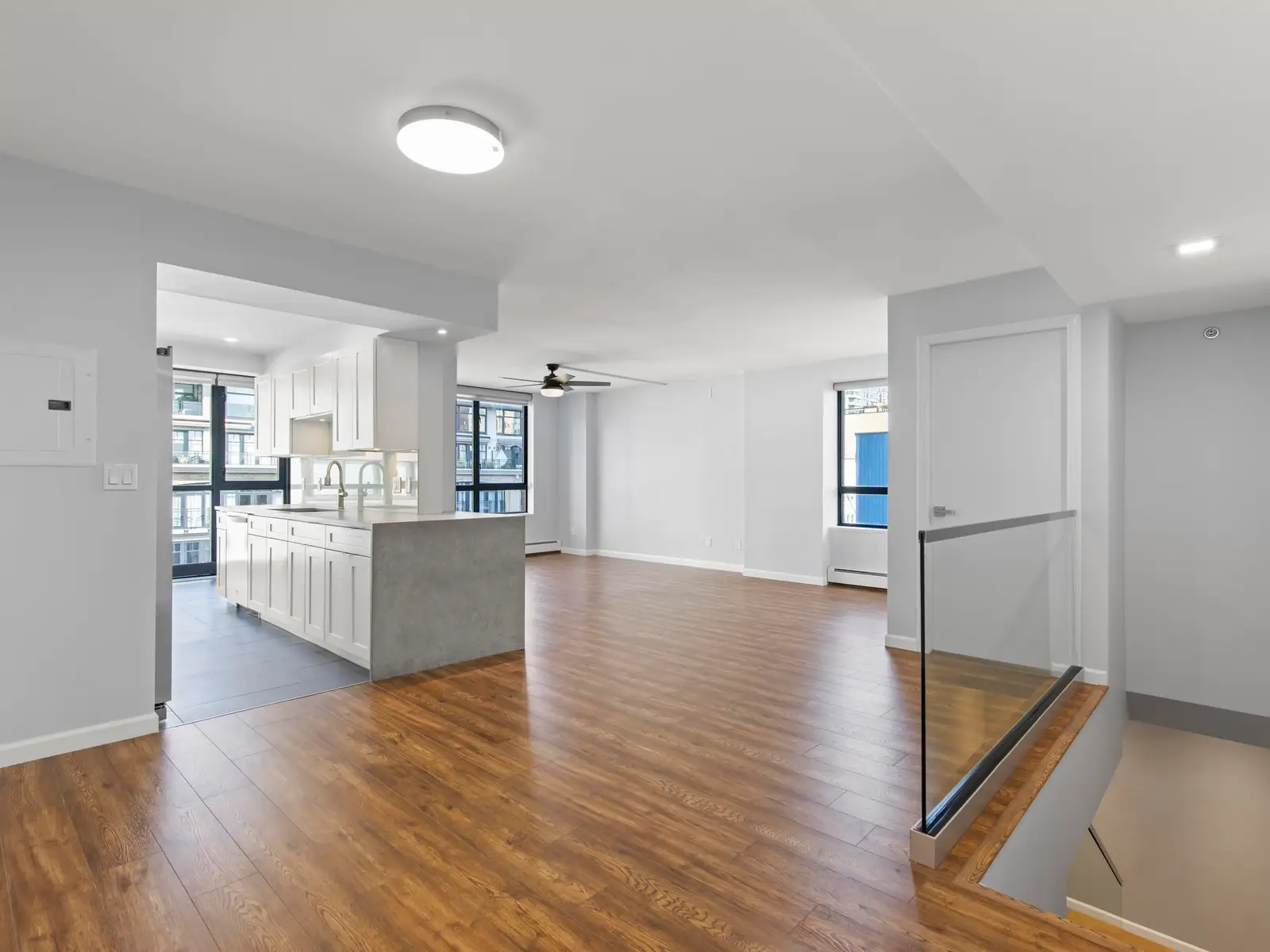 701 289 DRAKE STREET, Vancouver BC V6B 5Z6