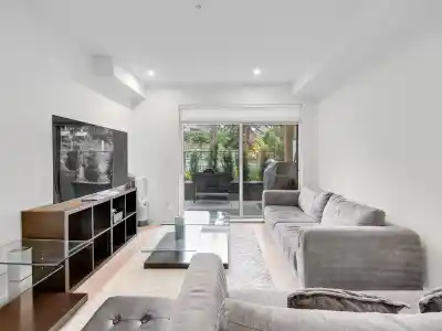 134 2635 KING GEORGE BOULEVARD, Surrey BC V4P 0H7