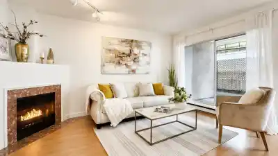 103 985 W 10TH AVENUE, Vancouver BC V5Z 1L9