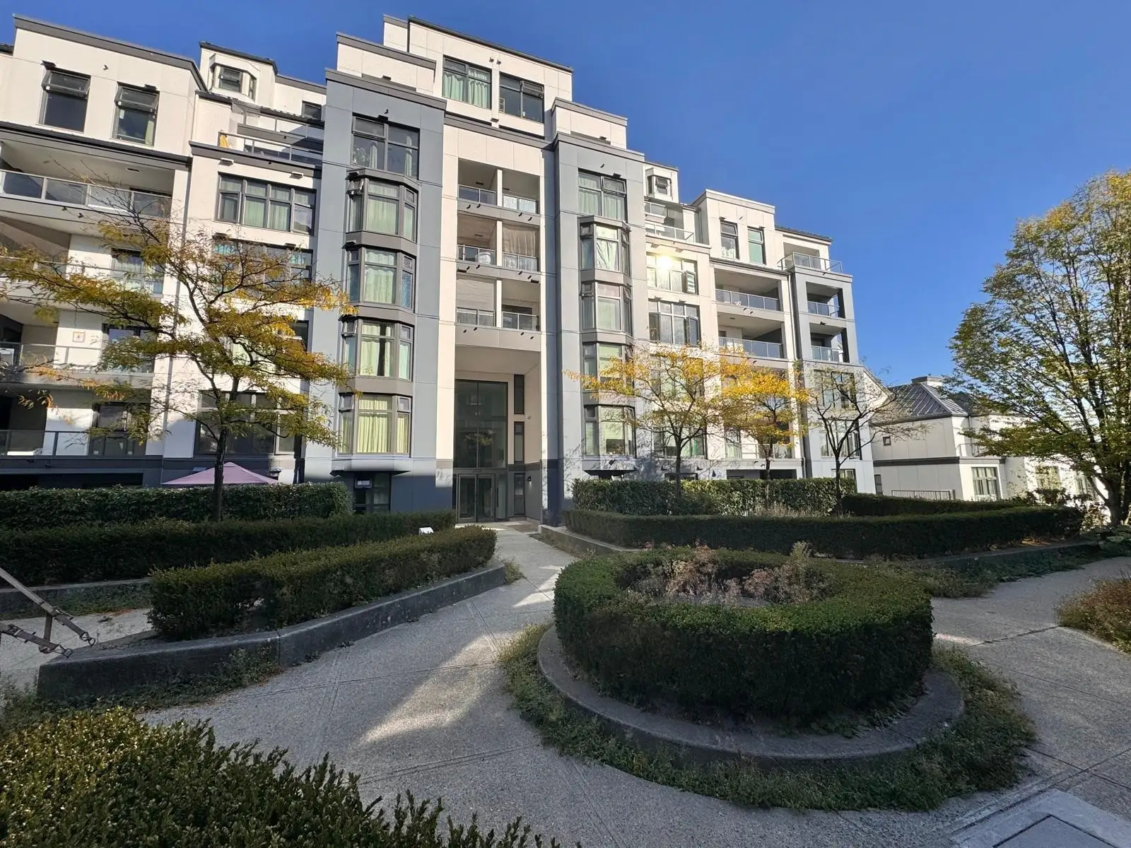 800 2528 E BROADWAY, Vancouver BC V5M 4V2