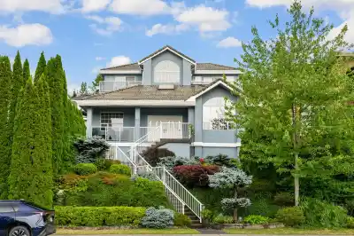 116 RAVINE DRIVE, Port Moody BC V3H 4T2