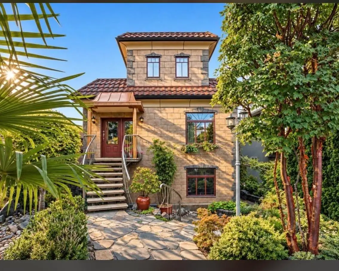 368 E 33RD AVENUE, Vancouver BC V2Z 2Z9