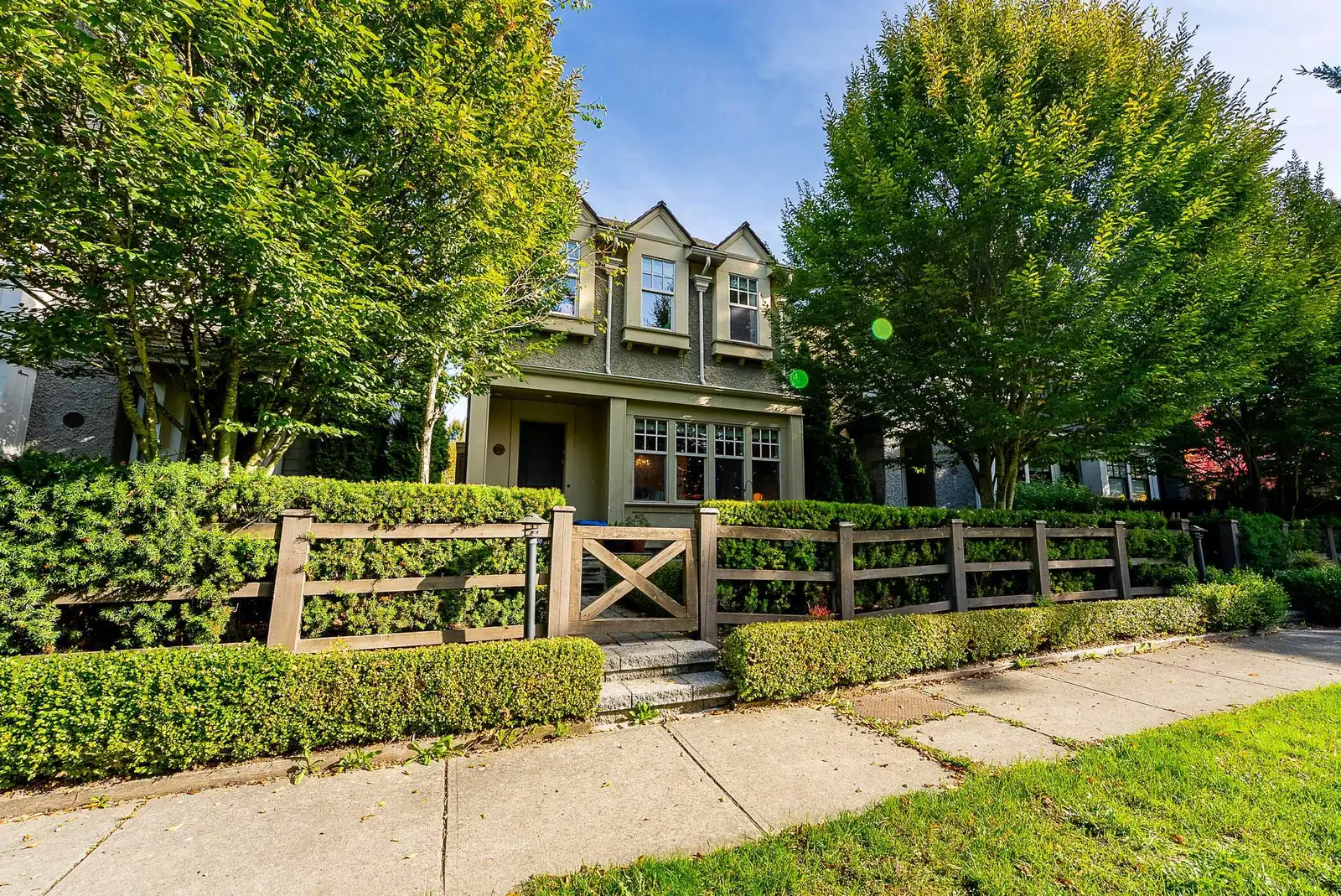 15347 34 AVENUE, Surrey BC V3Z 2X2
