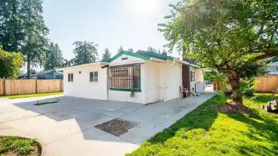 10064 127B STREET, Surrey BC V3V 5M3