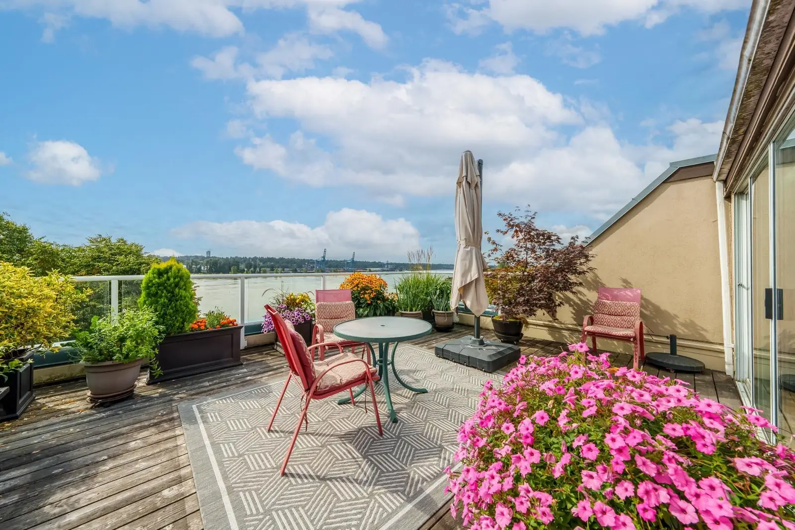 409 5 K DE K COURT, New Westminster BC V3M 6B6