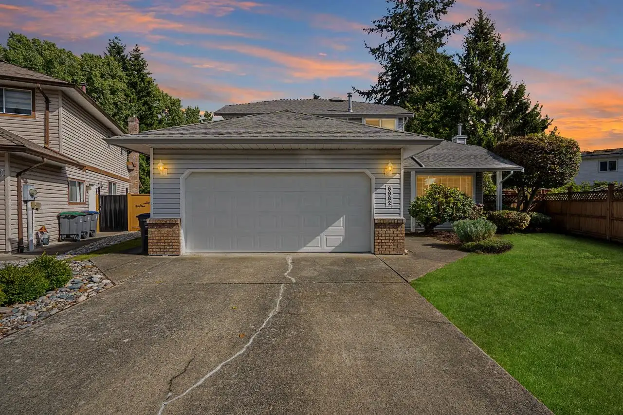6982 128A STREET, Surrey BC V3W 0P1