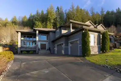 10850 CARMICHAEL STREET, Maple Ridge BC V2W 0H3