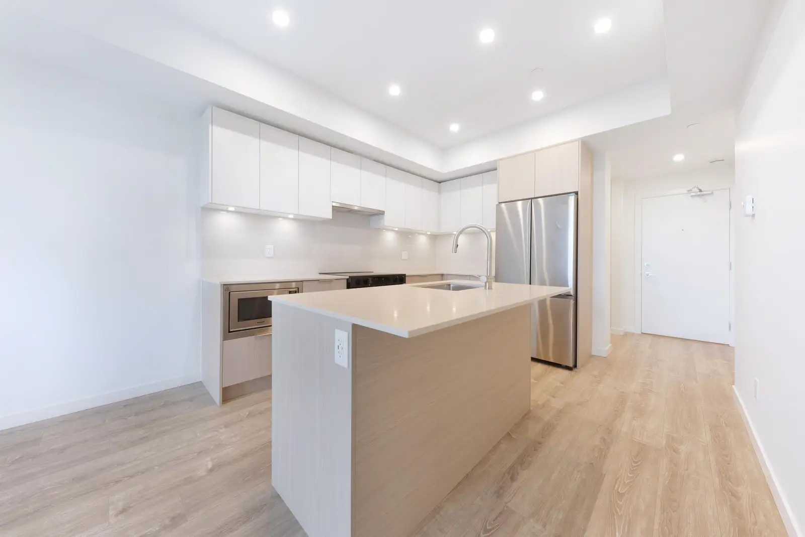 607 10828 139A STREET, Surrey BC V3R 0H3