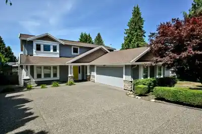 9709 CROWN CRESCENT, Surrey BC V3V 2T7