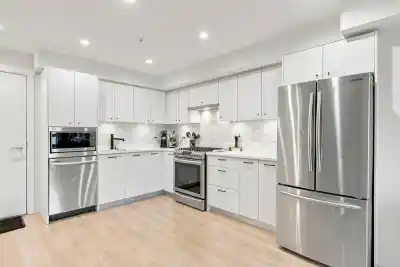 305 1519 CROWN STREET, North Vancouver BC V7J 1G6