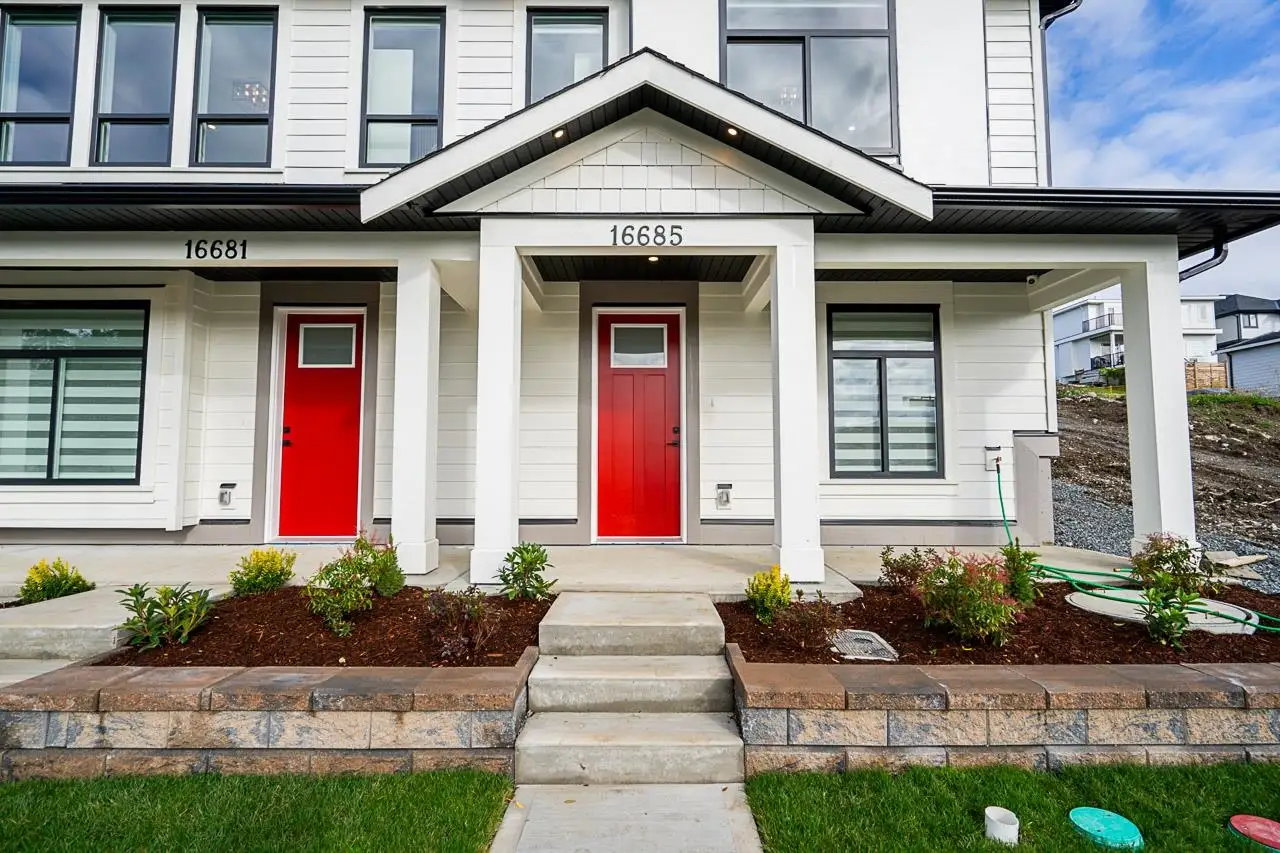 16685 16 AVENUE, Surrey BC V3S 9X7