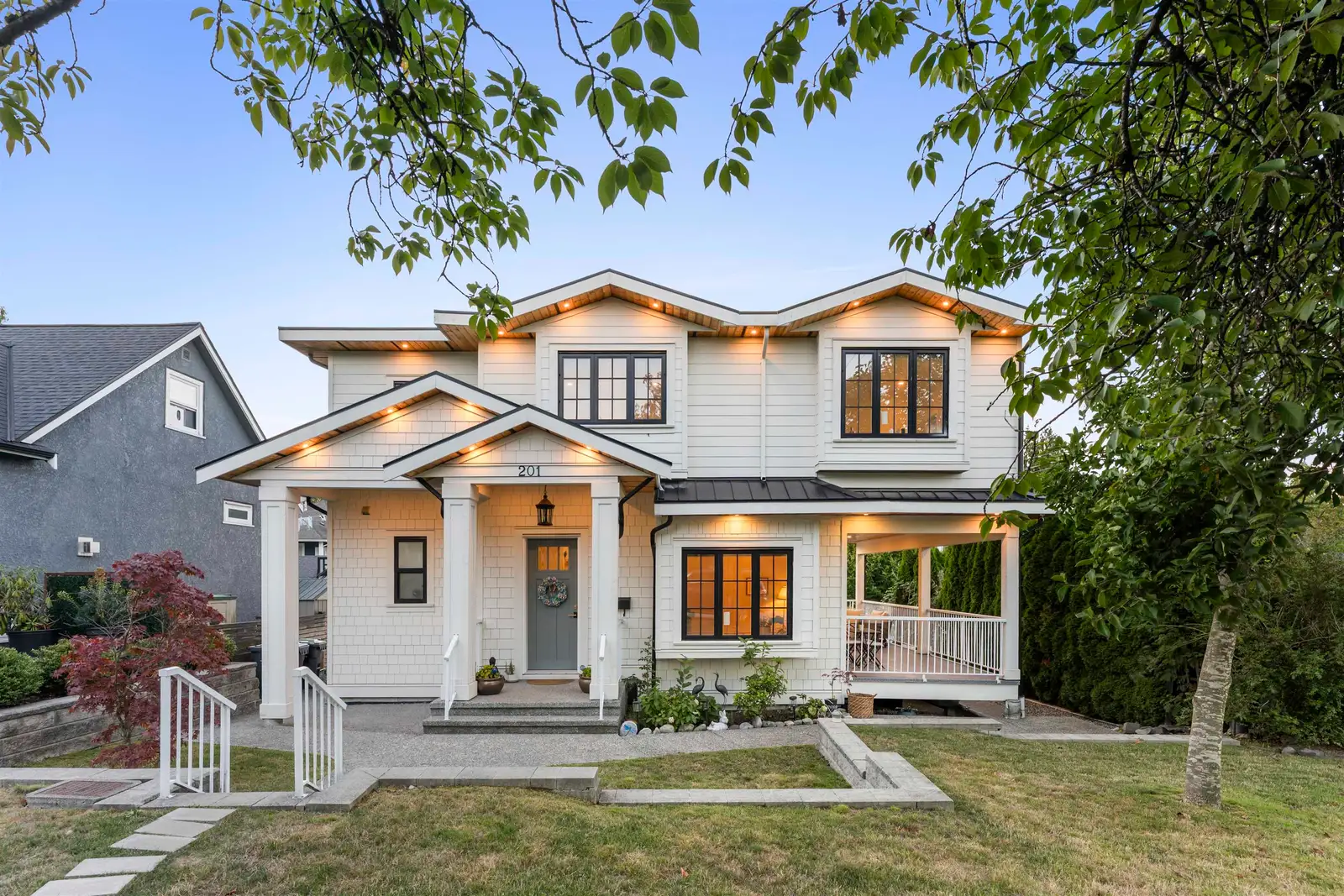 201 OSBORNE AVENUE, New Westminster BC V3L 1Y7