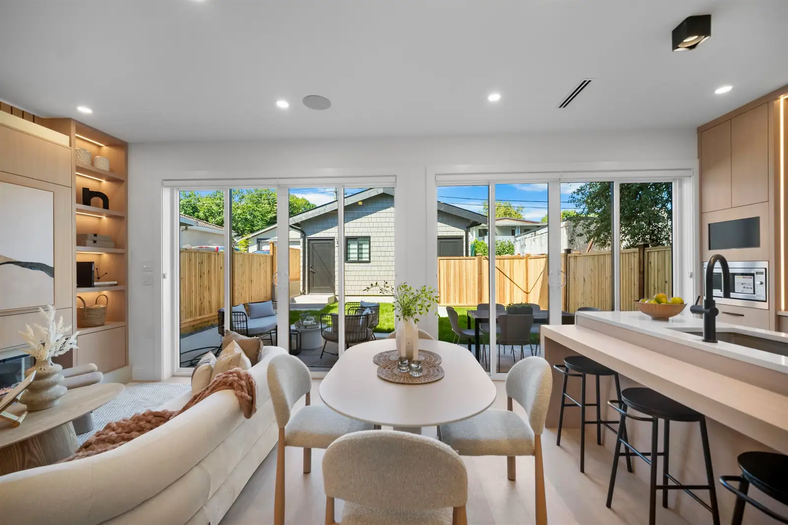 2 5033 PRINCE ALBERT STREET, Vancouver BC V5W 3C5