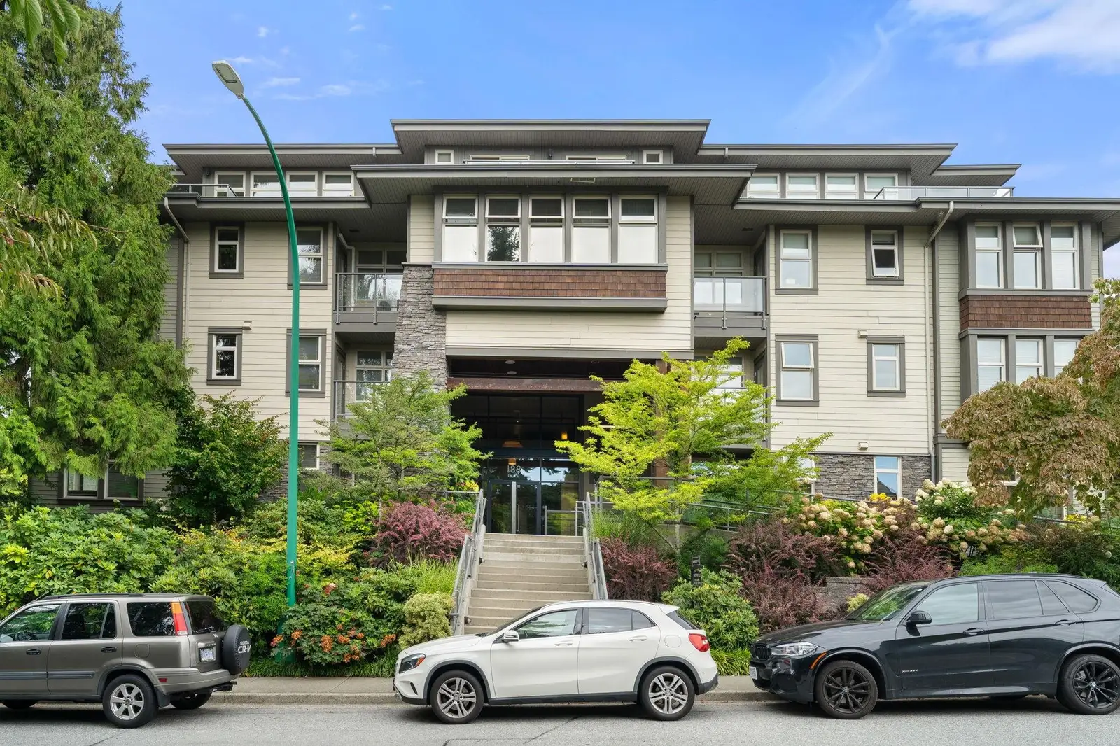 208 188 W 29 STREET, North Vancouver BC V7N 0A2