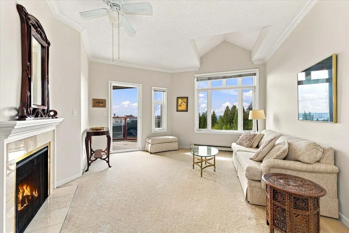 403 121 W 29TH STREET, North Vancouver BC V7N 4L6