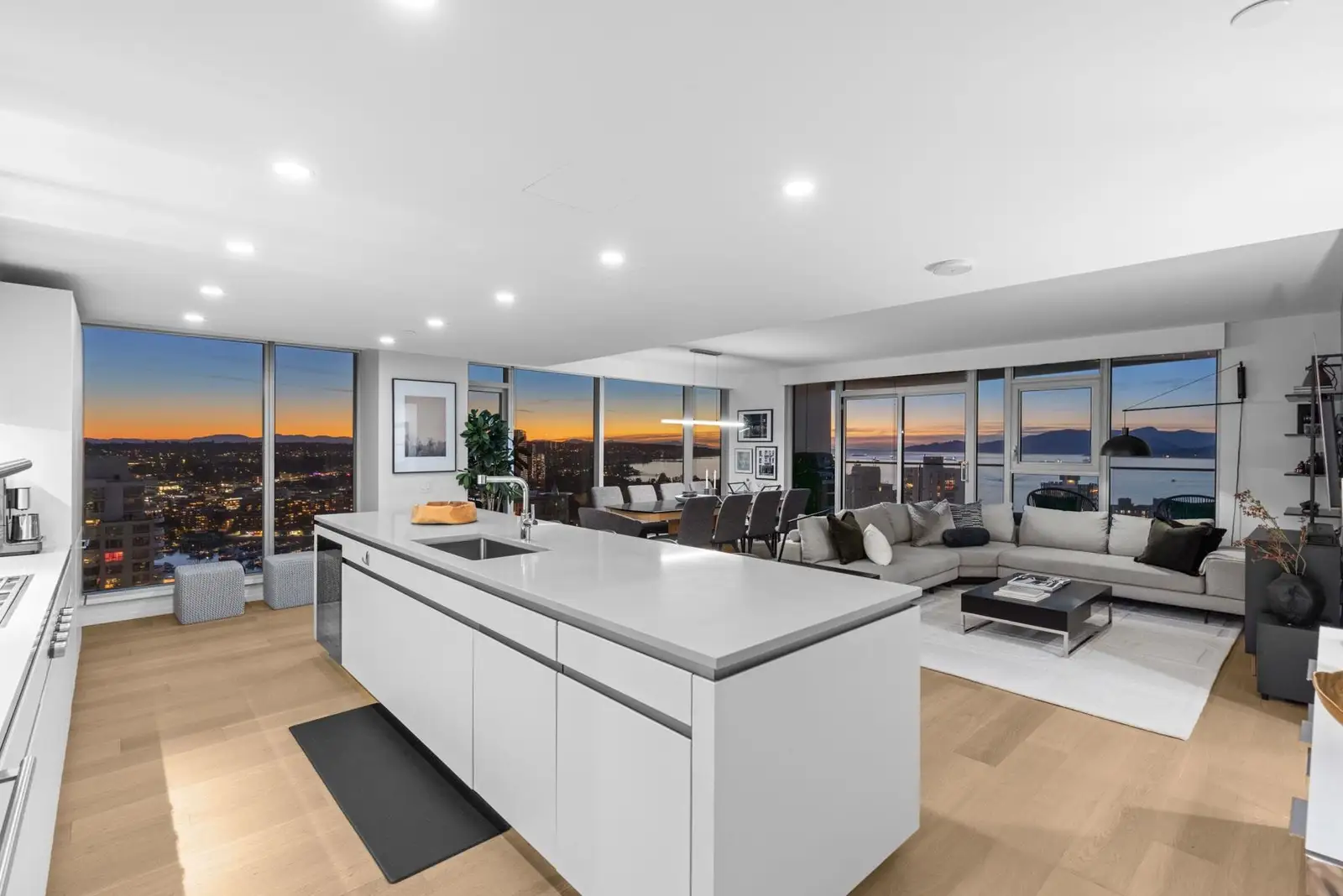 2903 889 PACIFIC STREET, Vancouver BC V6Z 1C3