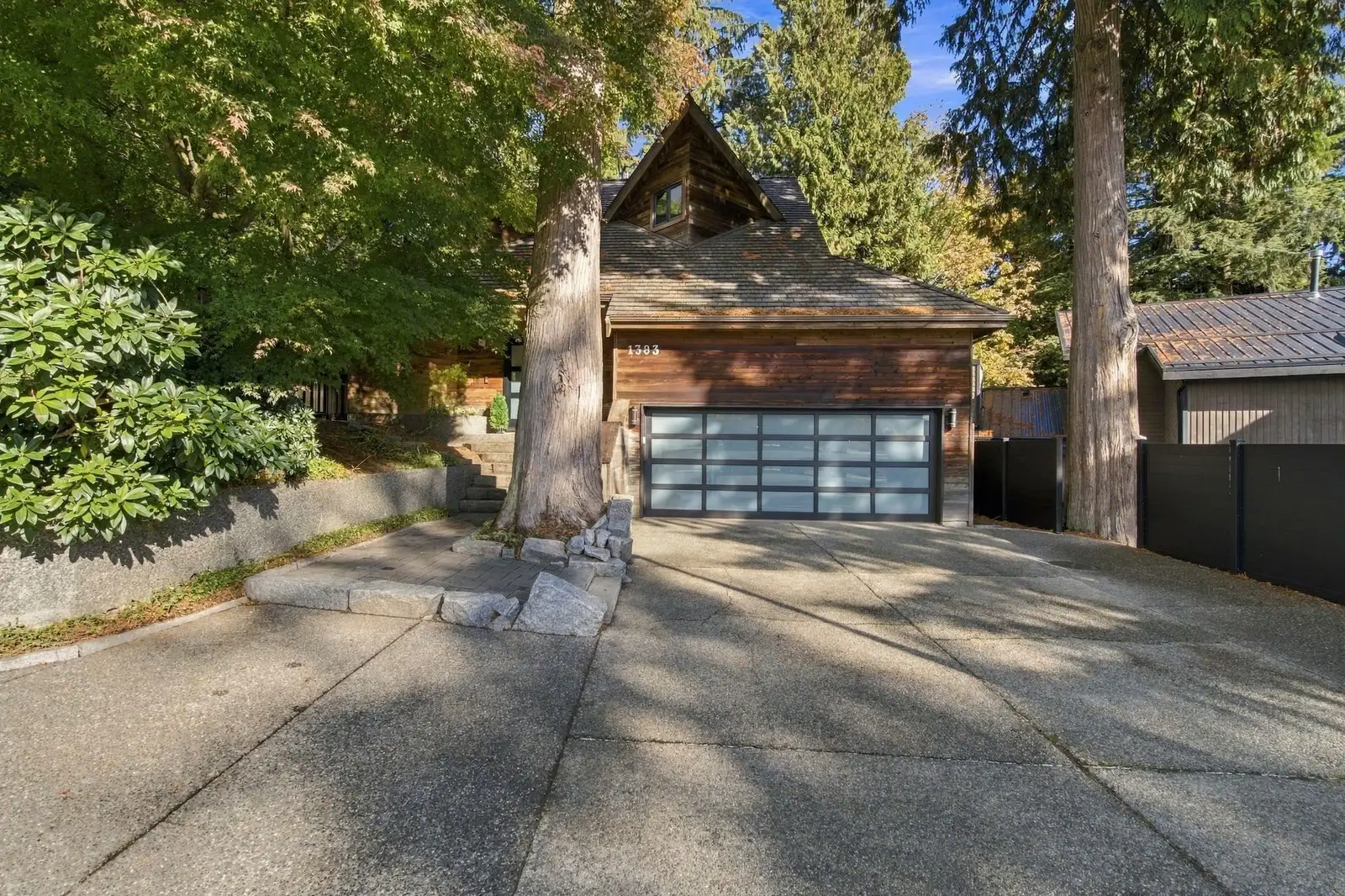 1383 CHARTER HILL DRIVE, Coquitlam BC V3E 1P1