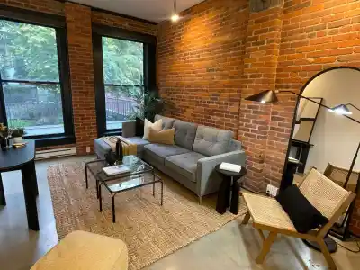 306 53 W HASTINGS STREET, Vancouver BC V6B 1G4