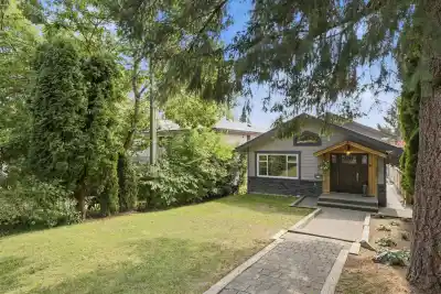 1153 WELLINGTON DRIVE, North Vancouver BC V7K 1L3