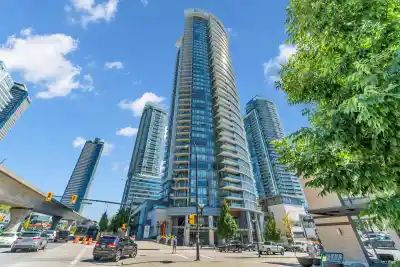 910 2008 ROSSER AVENUE, Burnaby BC V5C 0H8