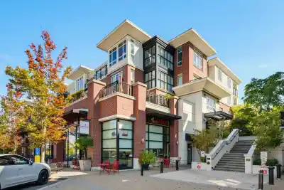 207 2950 KING GEORGE BOULEVARD, Surrey BC V4P 0E5
