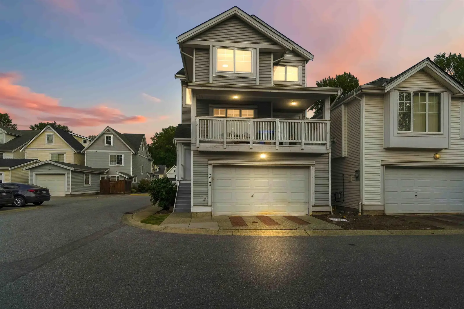 313 3000 RIVERBEND DRIVE, Coquitlam BC V3C 6R1