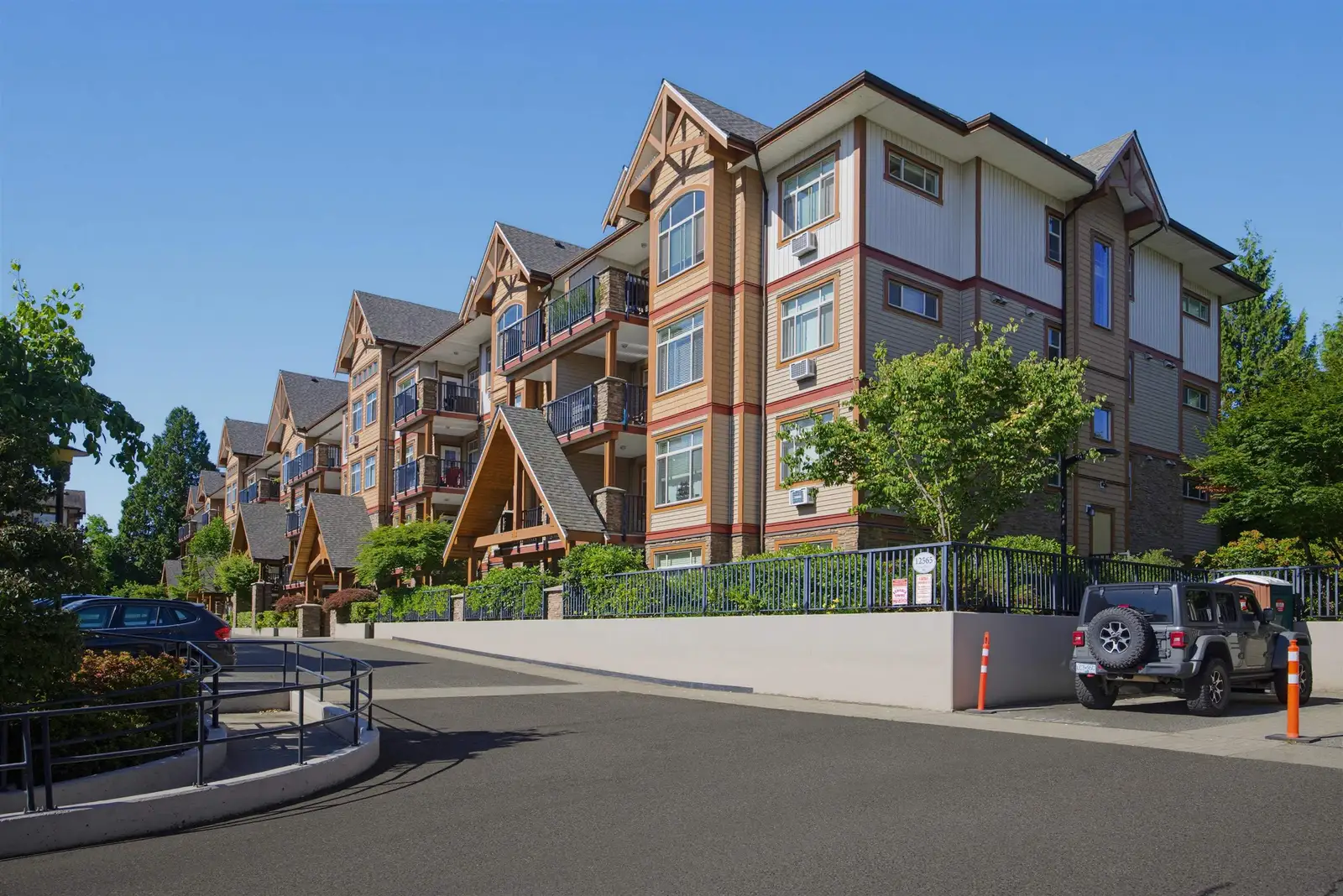 111 12565 190A STREET, Pitt Meadows BC V3Y 0E1
