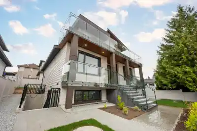 217 E EIGHTH AVENUE, New Westminster BC V3L 4K1