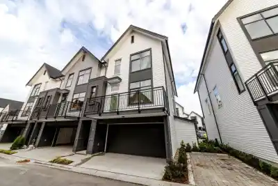 21 17555 57A AVENUE, Surrey BC V3S 7V2