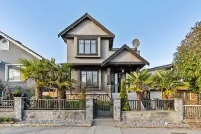 831 E KING EDWARD AVENUE, Vancouver BC V5V 2E5