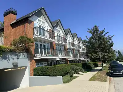 22 5655 CHAFFEY AVENUE, Burnaby BC V6B 1T8