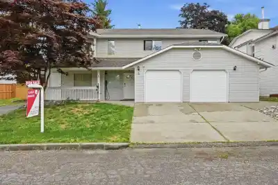 5 11954 HAWTHORNE STREET, Maple Ridge BC V2X 6V4