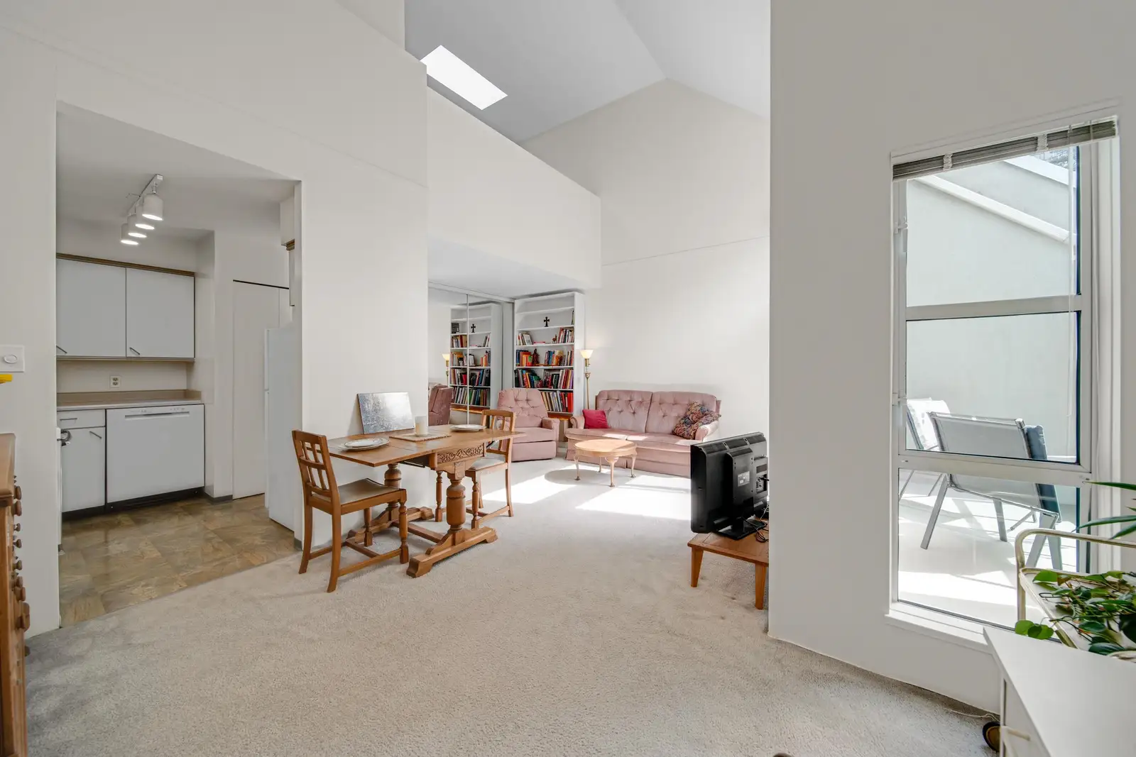 315 1510 NELSON STREET, Vancouver BC V6G 1M1