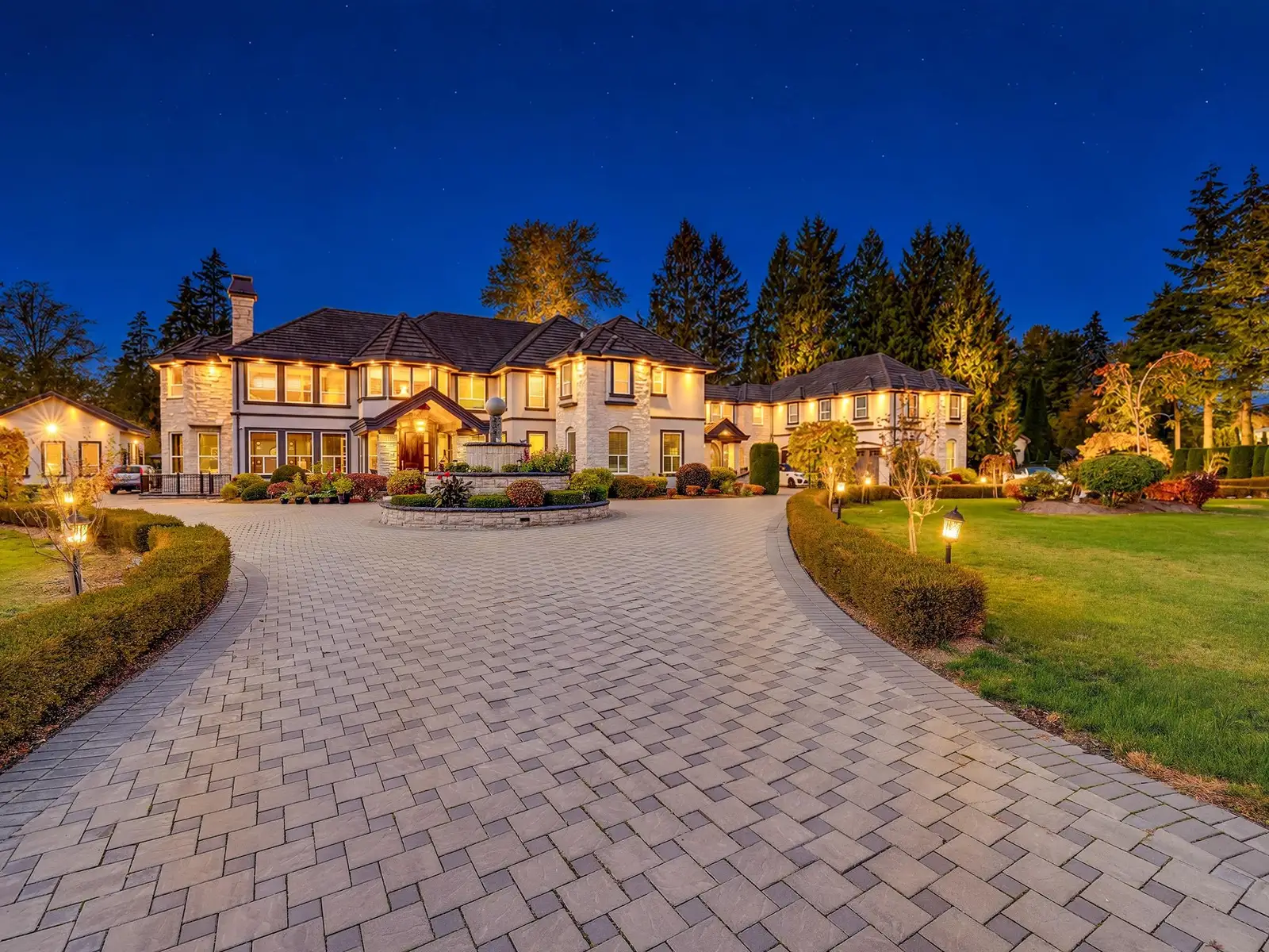 19185 84 AVENUE, Surrey BC V4N 6B3